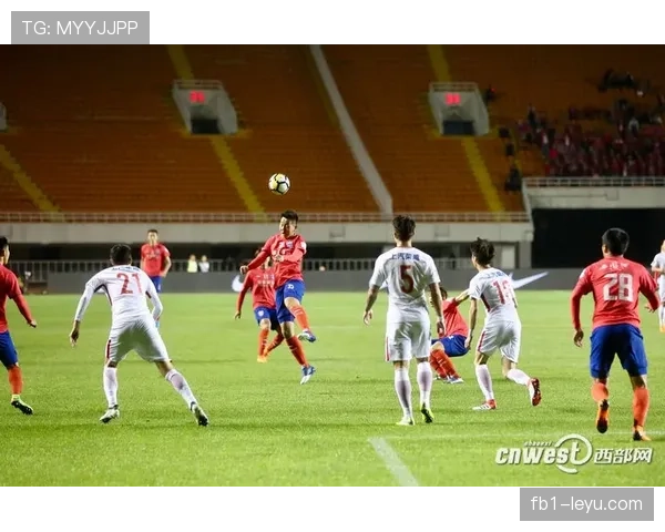 德甲欧普尔主场表现稳健,展现球队韧性与斗志。 德甲欧普尔主场表现稳健,展现球队韧性与斗志。