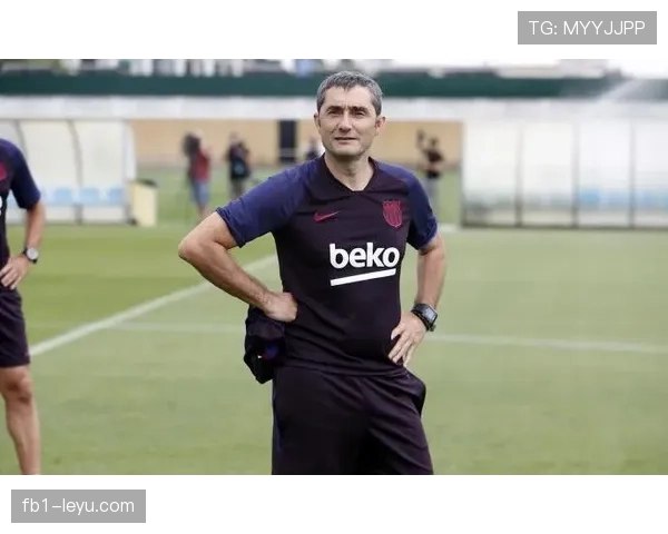 德容vs巴尔韦德推进能力对比:风格差异与中场角色适配性 德容vs巴尔韦德推进能力对比:风格差异与中场角色适配性